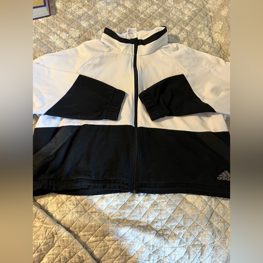 🪻💐 3/$10💐🪻Adidas crop fleece jacket